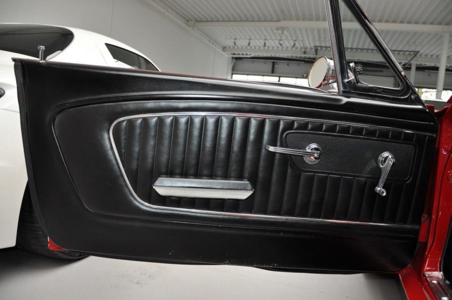 Детали интерьера Shelby GT350 Tribute Edition 1965 года  (фото 34 из 46)